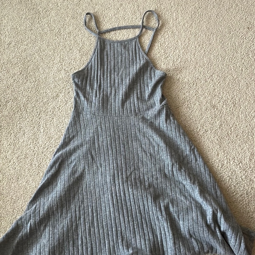 grey dress